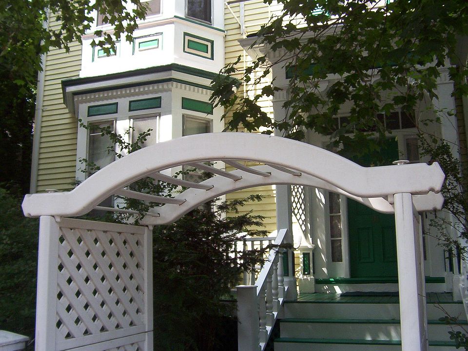 2nd image of 102 Oxford St