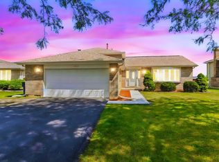 733 Old Meadow Rd, Matteson, IL 60443