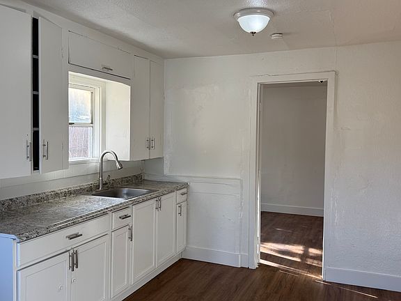 5th image of 1629 Teresa St #B