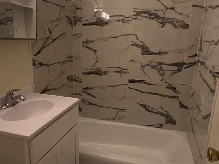 80-90 Clarendon Pl #8B — Photo 3