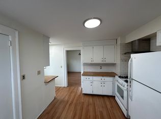 2 N 12th St #2, New Hyde Park, NY 11040