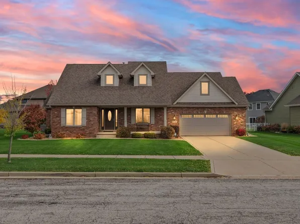 874 Huey Dr, Crown Point, IN 46307