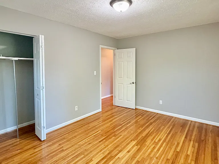 3339 Sutherland Dr — Photo 14