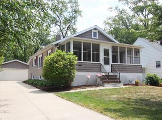 425 Parkside Dr, Bay Village, OH