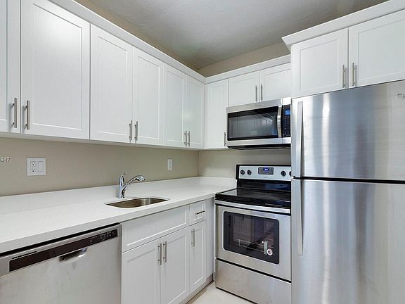 3rd image of 8315 SW 72nd Ave APT 301B