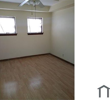 3rd image of 2415 Benderwirt Ave APT 4