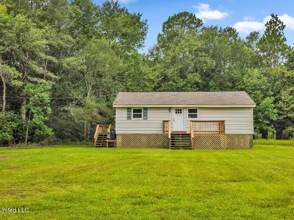 9209 Forsythia Dr, Moss Point, MS 39562