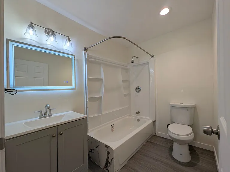 1575 Munson Ave #1/2 — Photo 10