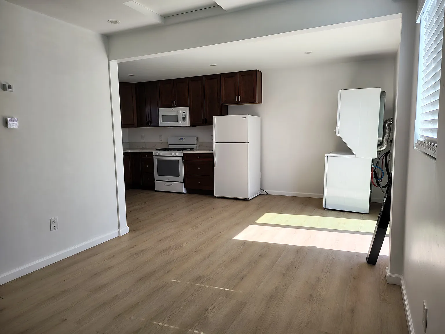 1485 Hilltop Dr - 1487 — Photo 3
