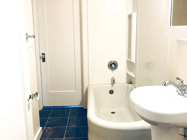 Washington Irving Apartments — Photo 3