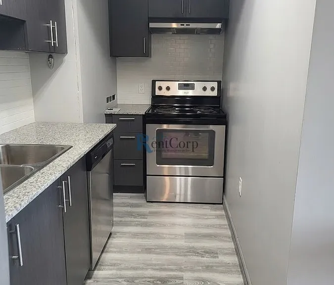 275 Larch St #1 — Photo 2