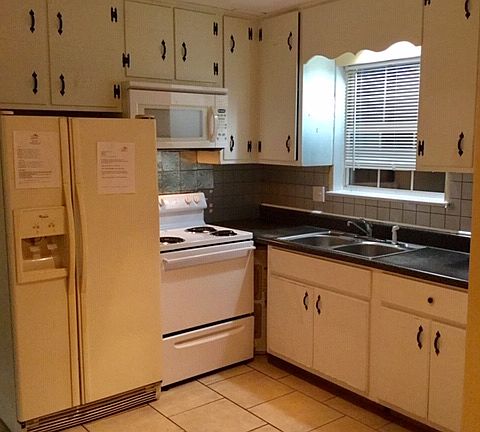 4th image of 3636 Lamar Ave #B