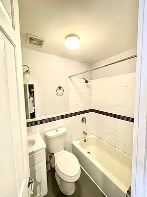 Rented by Pear NYC LLC | media 35