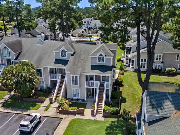 2nd image of 3835 Masters Ct. #3835