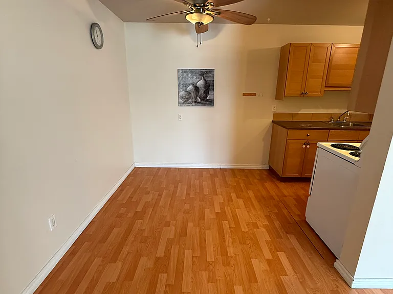 14 31st Ave NW — Photo 4