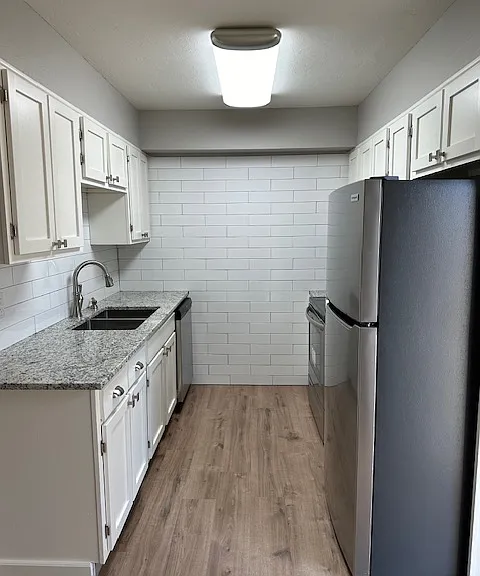 704 W 8th Ave #M — Photo 6