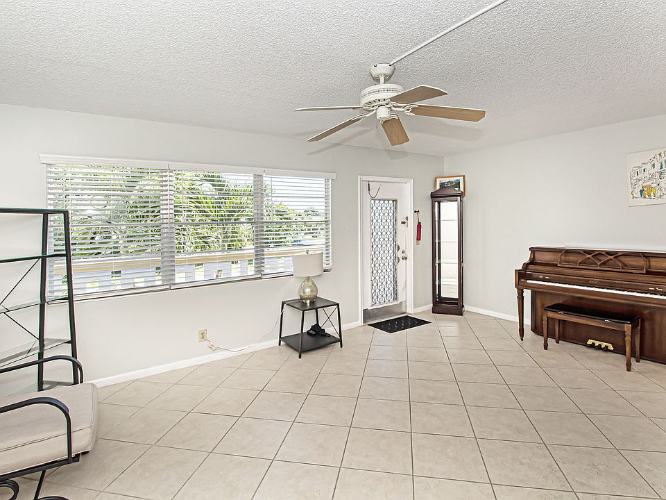 1st image of 2086 Harwood Dr