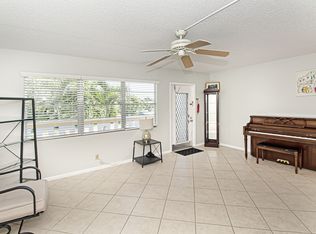 2086 Harwood Dr, Deerfield Beach, FL 33442