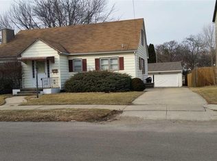 754 W Moseley St, Freeport, IL 61032