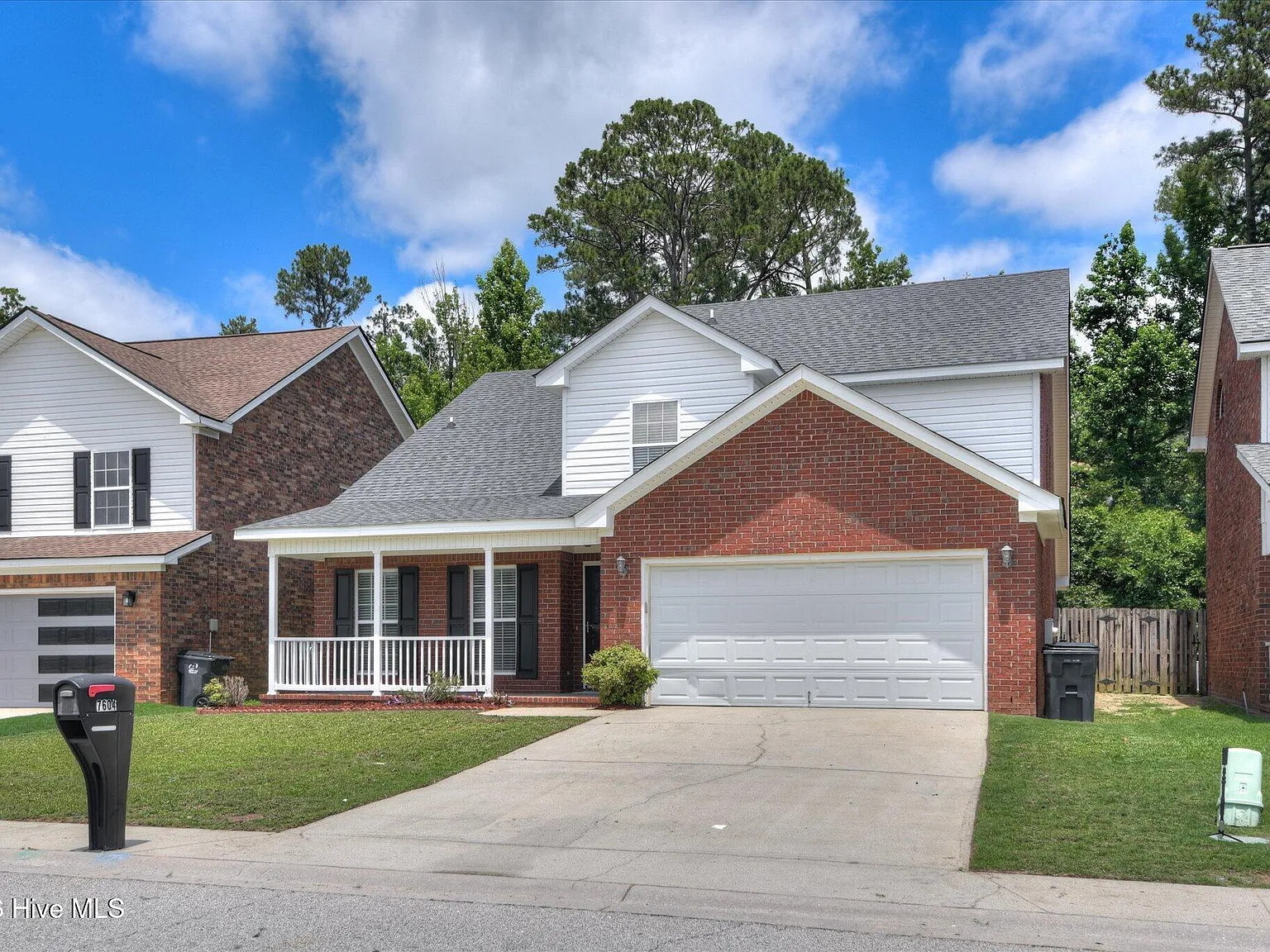 4 bed, 2.5 bath, 2395 sqft, $2,150 — Photo 2