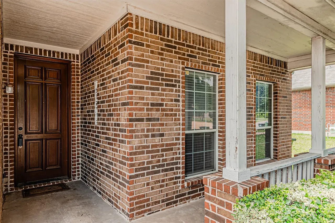 3 bed, 1769 sqft, $2,300 — Photo 3