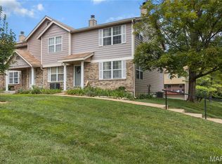 280 Carmel Woods Dr, Ballwin, MO 63021