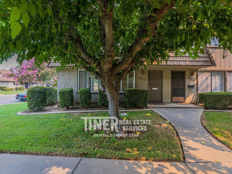 2452 Via Camino Ave