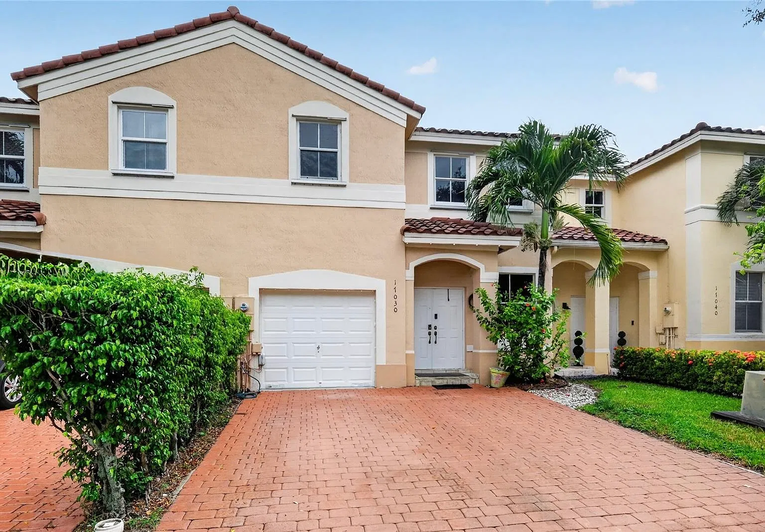 3 bed, 3.5 bath, 1650 sqft, $3,500 — Photo 1