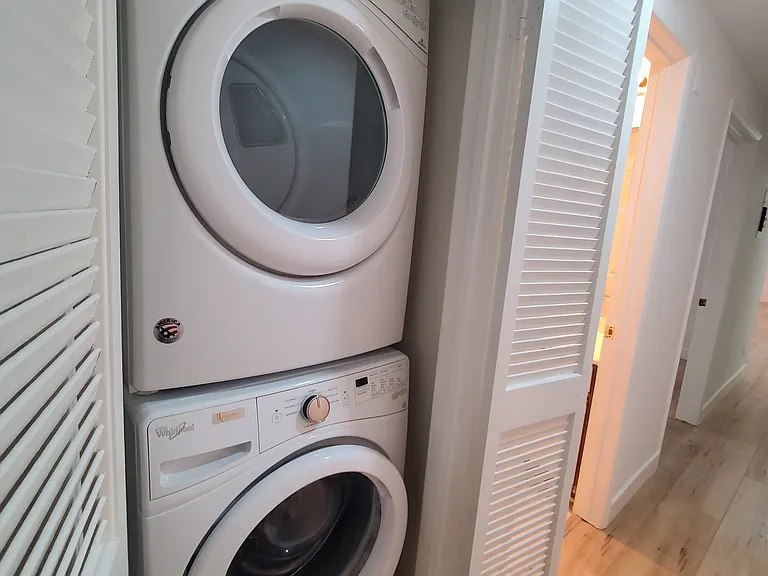 1546 Amherst Ave #103 — Photo 5