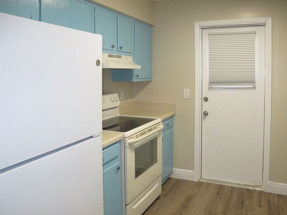 4th image of 200 Saint Andrews Blvd APT 2008