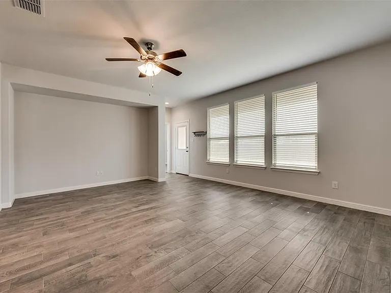 16040 Tottenhall Pass — Photo 10