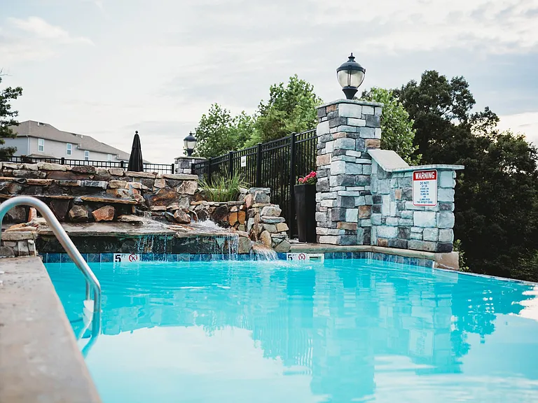 Eagle View Luxury Apartments — Photo 73