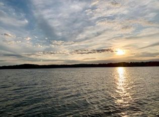 21 Shoreline Cir, Penhook, VA 24137