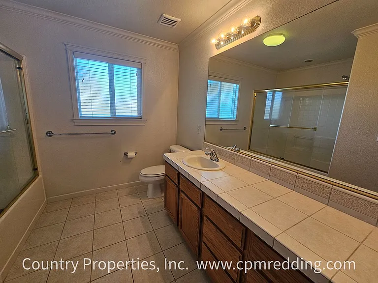3875 Meadow Oak Way — Photo 16