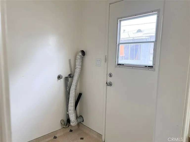 7957 Milton Ave — Photo 11