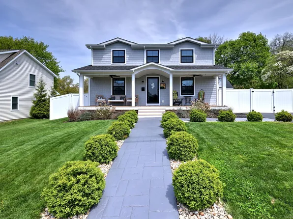 52 Canterbury Lane, Milford, CT 06460