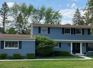 863 Helston Rd, Bloomfield Hills, MI 48304