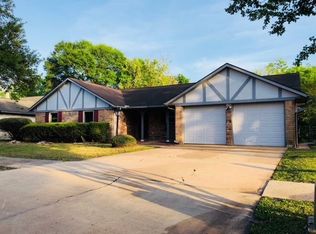 5119 Shady Oaks Ln, Friendswood, TX 77546