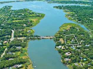 9 Quantuck Bay Rd, Westhampton Beach, NY 11978