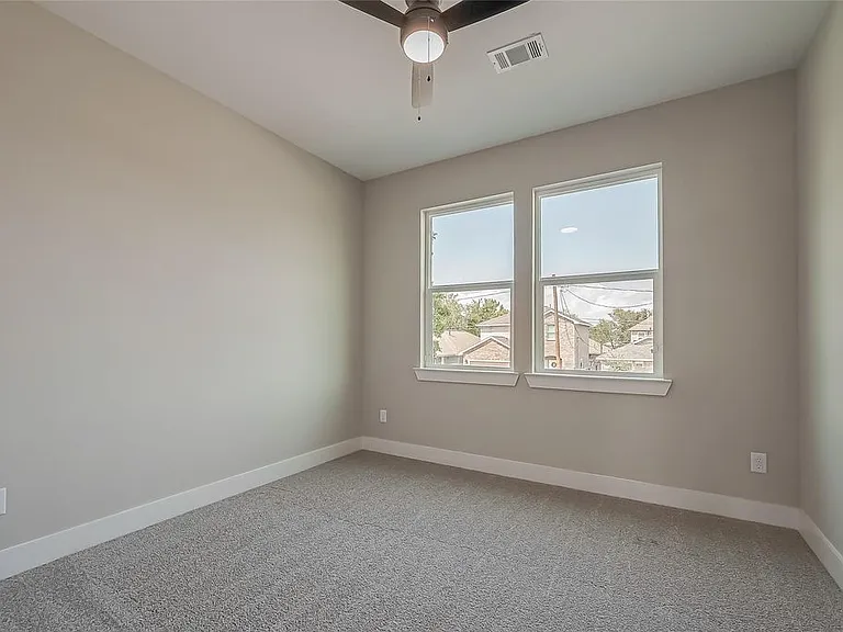 8128 Chateau St — Photo 24