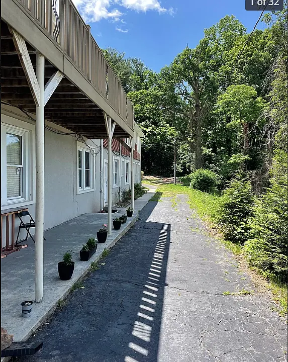 25 White Pine Dr