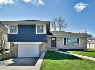 982 S Parkside Ave, Elmhurst, IL 60126