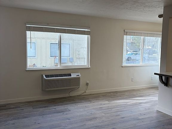 2nd image of 797 Meadows Dr #3