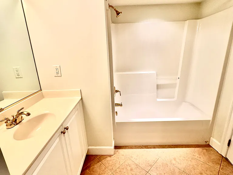 955 Bolling Ave #103 — Photo 11