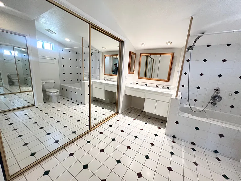 198 San Vincente Cir — Photo 12