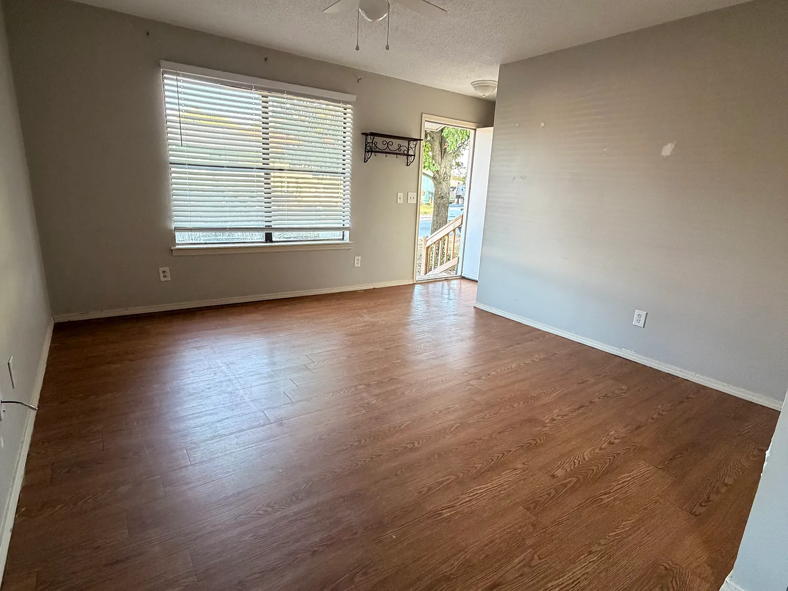 2 bed, 900 sqft, $975 — Photo 3