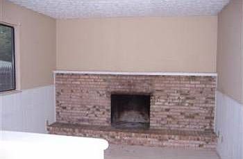 3rd image of 5863 Countrydale Ct