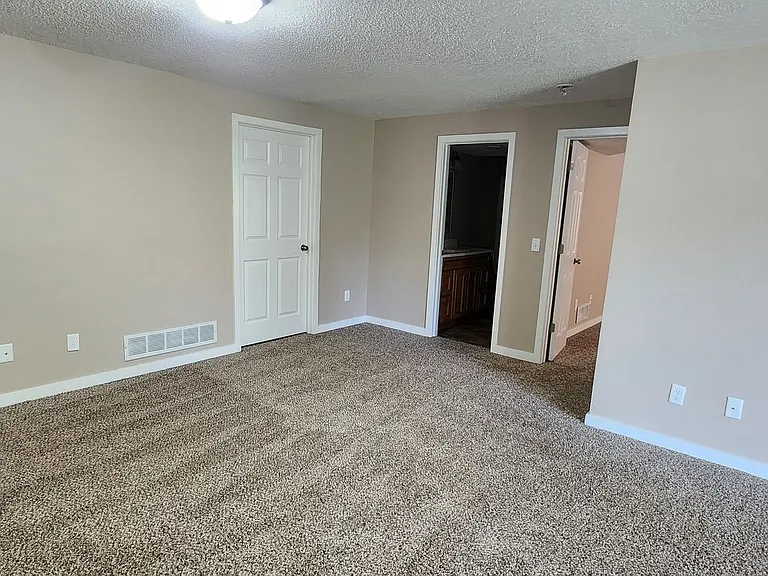 503 Amber Ln — Photo 11