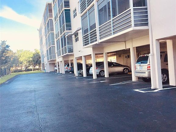 3rd image of 200 NE 14th Ave APT 218