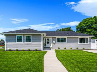 28 High Street, Farmingdale, NY 11735